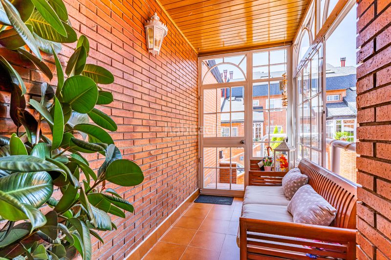 Foto aab963c7-b716-4e21-850b-983f18f7d4c7. Casa adossada amb calefacció aparcament piscina a Rozas de Madrid (Las)