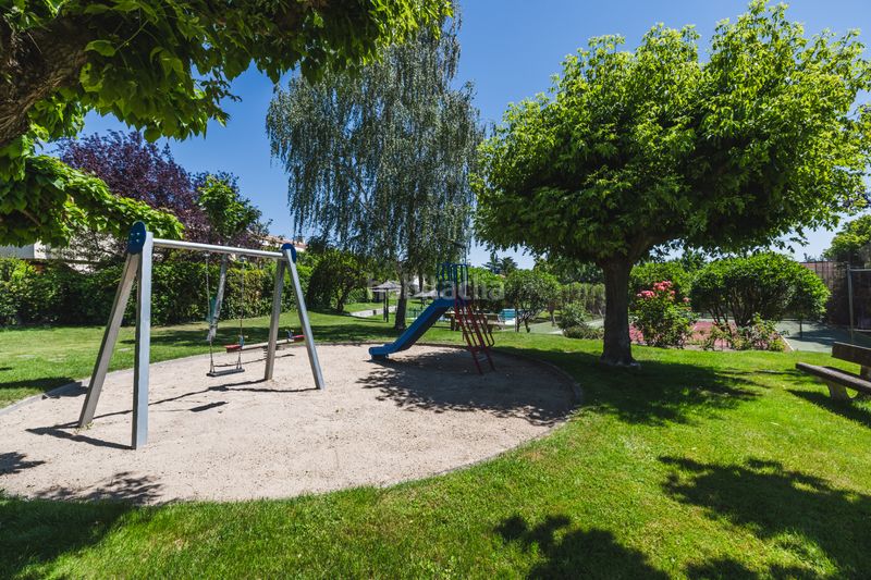 Foto b97f2745-f1db-48cd-a189-77347214f07b. Xalet amb calefacció aparcament piscina a Marazuela-El Torreón Rozas de Madrid (Las)