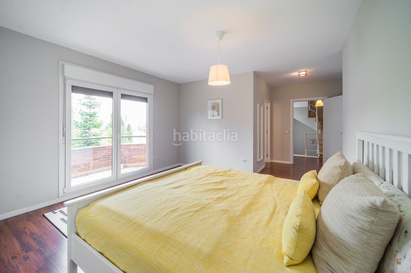 Foto 0bd655c6-29c5-4012-8051-61b996b25d21. Casa aparellada amb calefacció aparcament piscina a Rozas de Madrid (Las)