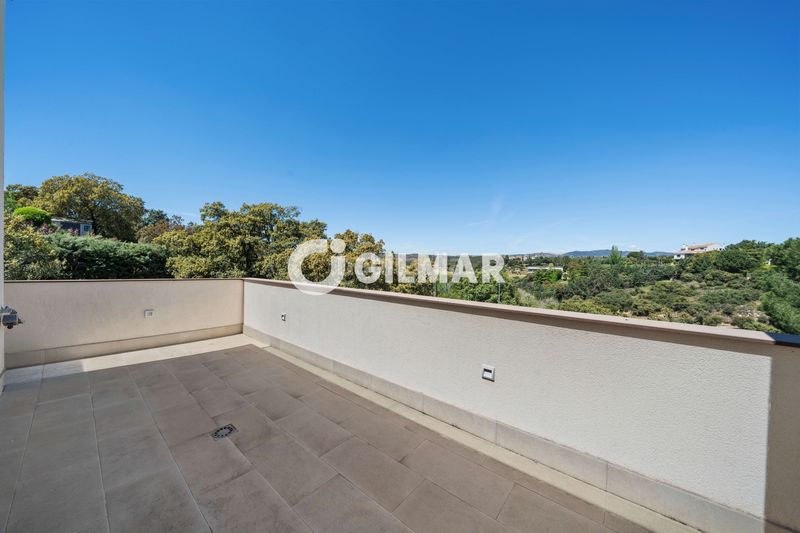 Foto bd500a0b-82cb-40e3-8895-13d04036e858. Xalet amb calefacció aparcament piscina a Club de Golf Rozas de Madrid (Las)