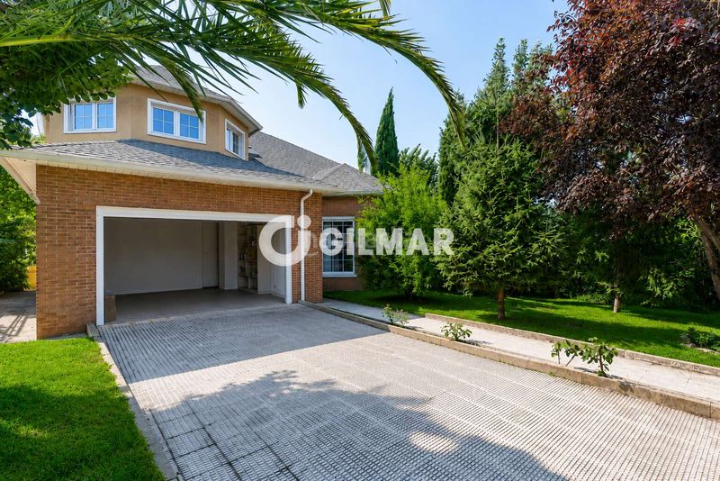 Foto 8446d582-a3d4-44a7-8d23-5ac4c1a81bf2. Xalet amb calefacció aparcament piscina a El Pinar-Punta Galea Rozas de Madrid (Las)