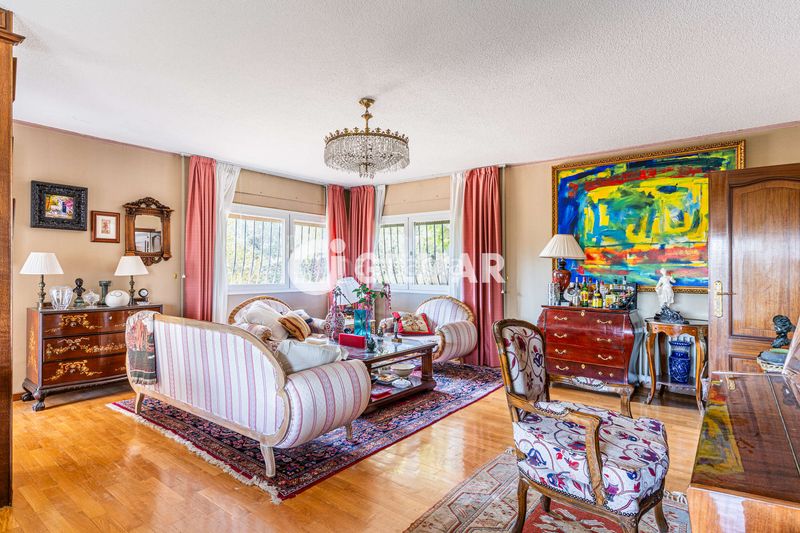 Foto 39348593-1a00-48df-b638-4d5d3f5d4a80. Xalet amb calefacció aparcament piscina a Molino de la Hoz Rozas de Madrid (Las)