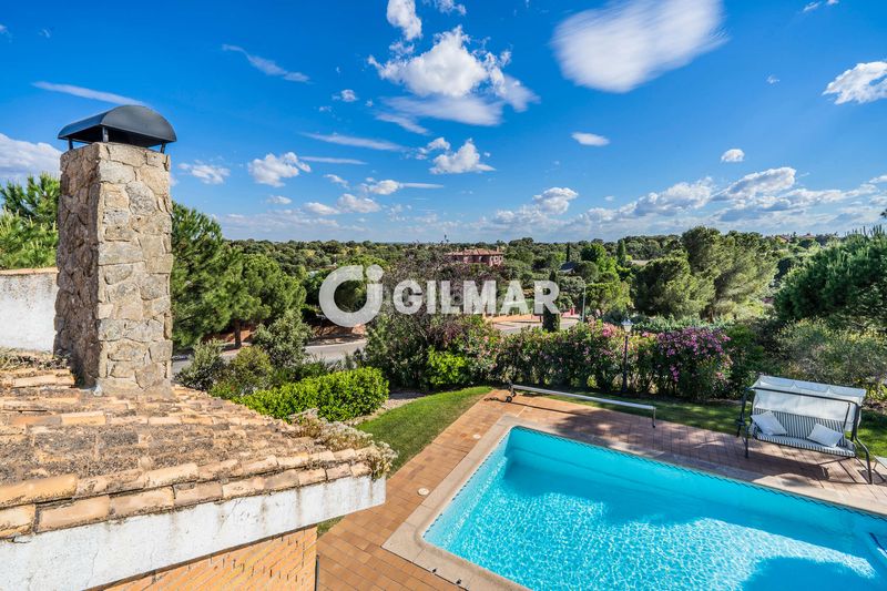 Foto a23d79d8-4323-4f1e-ac60-e06657b44164. Chalet with heating parking pool in Club de Golf Rozas de Madrid (Las)