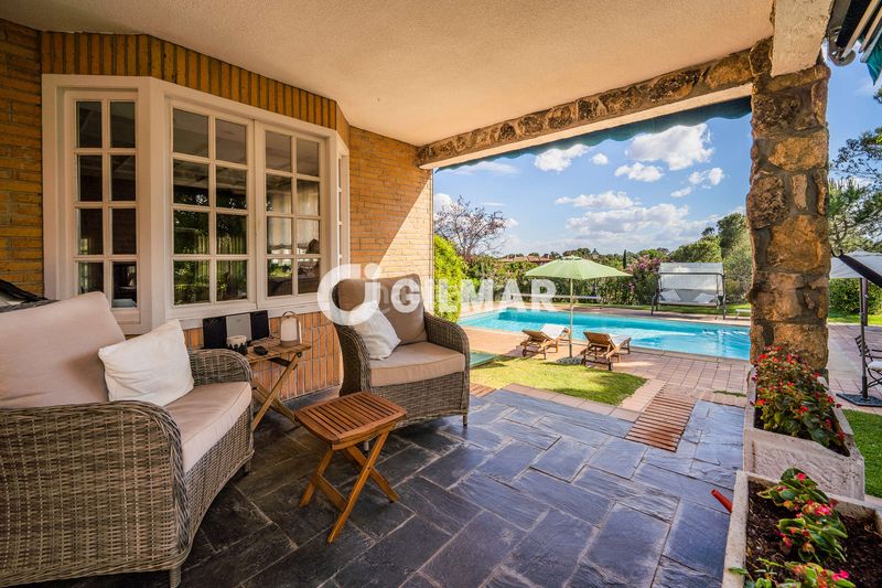 Foto ce4e4c47-eeb5-4efc-a534-1dc55ea7753a. Chalet with heating parking pool in Club de Golf Rozas de Madrid (Las)