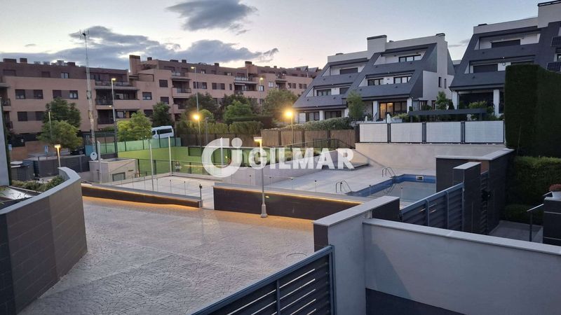 Foto 4d53d373-43c4-44ed-a28c-cb8e73d19e88. Chalet avec chauffage parking piscine dans Montecillo Rozas de Madrid (Las)