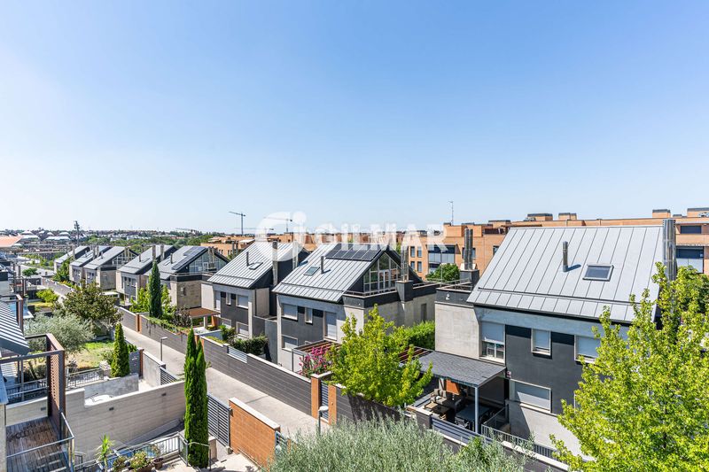 Foto 6d9fa02a-80e6-48a8-87ae-915bd09a20ba. Chalet avec chauffage parking piscine dans Montecillo Rozas de Madrid (Las)