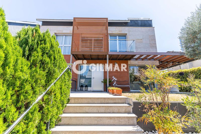 Foto 917d8fa4-2eec-4f42-984b-c29d5a0582ba. Chalet avec chauffage parking piscine dans Montecillo Rozas de Madrid (Las)