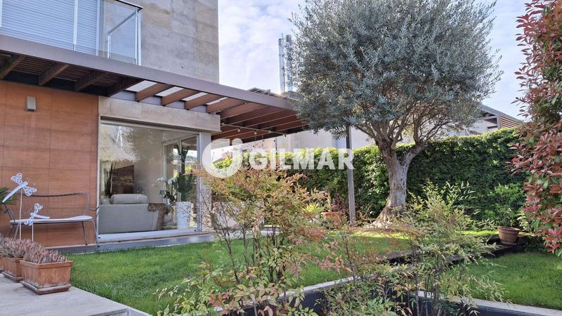 Foto d06f3b4f-2be4-4a7c-8399-1a9d95aa24b8. Chalet avec chauffage parking piscine dans Montecillo Rozas de Madrid (Las)
