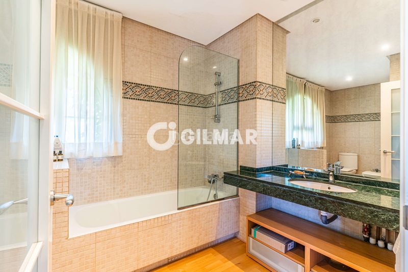 Foto 179f9ecb-2355-43a8-8056-3c048e631212. Chalet mit heizung parking pool in Villafranca del Castillo Villanueva de la Cañada