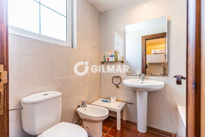 Foto e4be0aab-0b58-44cb-8b59-10542d54ffa5. Chalet mit heizung parking pool in Villafranca del Castillo Villanueva de la Cañada