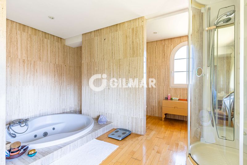 Foto f55c6bc3-35f7-4bb8-a26c-6fec7cd32c18. Chalet mit heizung parking pool in Villafranca del Castillo Villanueva de la Cañada
