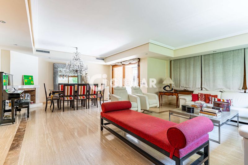 Foto a9b1999d-c03c-4130-acaf-c93e5d3355dd. Casa aparellada amb calefacció aparcament piscina a Rozas de Madrid (Las)