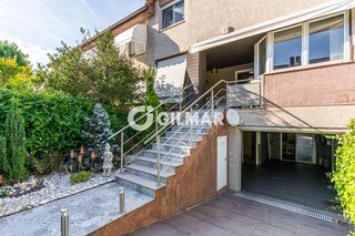 Casa adossada a Monte Rozas. Espectacular chalet adosado totalmente reformado en una de las m