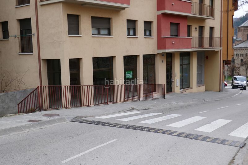 Foto a7610a33-7481-4d87-a5bf-578c0494aa30. Lloguer local comercial a Ripoll