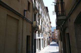 Edificio  D'anselm clavé. Edifici en venda al centre de ripoll