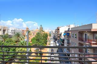 Apartament en Calle ramon galld 40. Apartamento exclusivo en el corazn de torrevieja con vistas ini