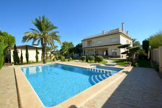 Chalet in Cabo Roig