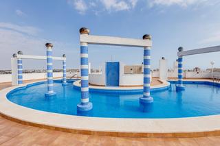 Apartament en Calle caritas 2. Apartamento de dos dormitorios en residencial con piscina