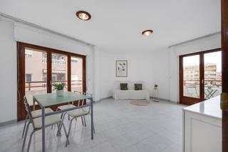 Appartement in Antonio Machado. Amplio apartamento de 3 dormitorios y piscina comunitaria a tan