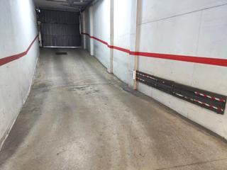 Parking coche en Zona Esportiva. Fàcil accés