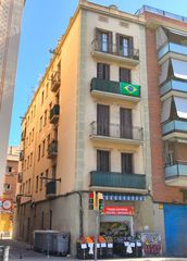 Edifici  Carrer de sants. Cantoner i a 3 vents