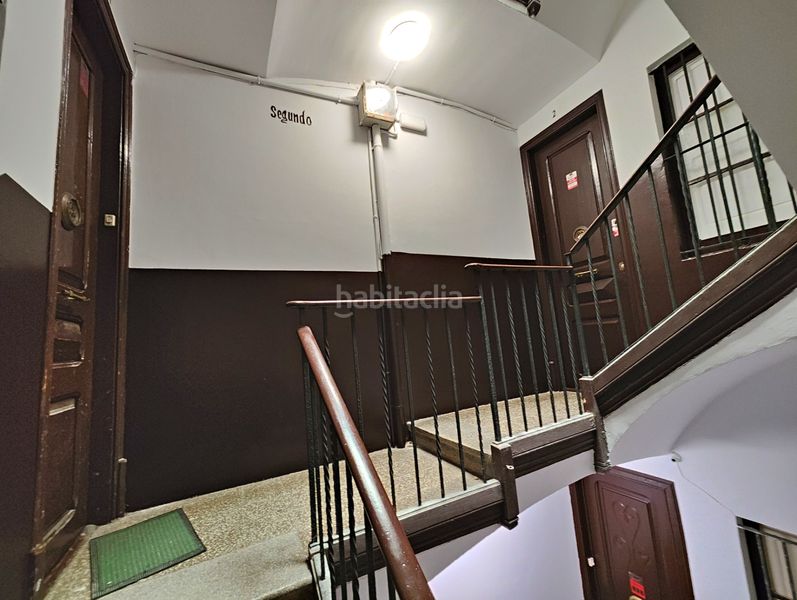 Foto 085db6f9-c9f2-4ed5-af1c-205b452e3cdd. Edifici a Sants Barcelona