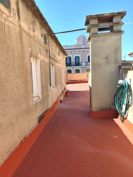 Foto 3dd9b3f9-2e31-46d9-8968-076e977d2bb1. Edifici a Sants Barcelona