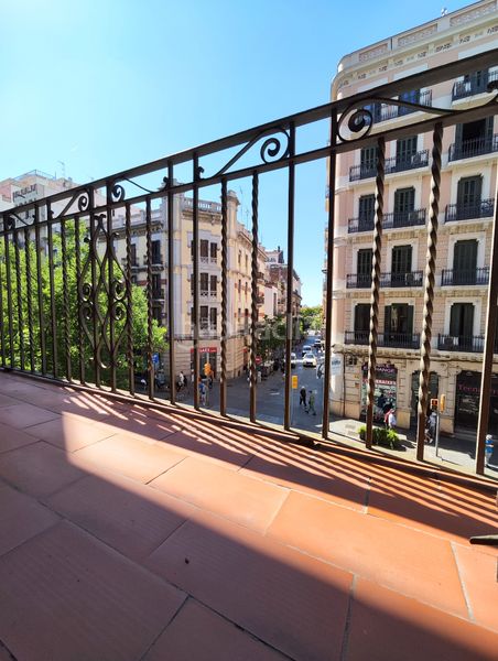 Foto 60f4abb2-a99c-4666-8628-3e2fe559c0a3. Edifici a Sants Barcelona