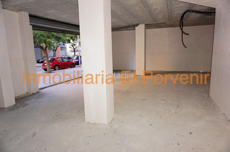 Foto a162ea55-6303-4f79-881f-a51d6c7ff01b. Location local commercial dans Parc Central Torrent