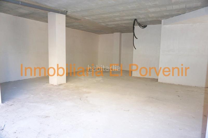 Foto e2cdff82-66b1-429f-b2be-85c91e84326e. Location local commercial dans Parc Central Torrent