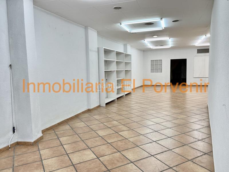 Foto b171c044-46b4-4845-bb47-bfec928cfbf1. Location local commercial dans plaza obispo benlloch 5 dans Torrent