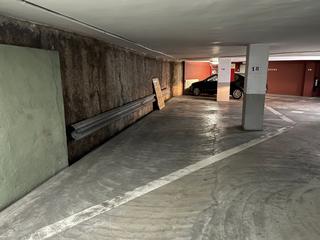 Aparcament cotxe a Avenida avd subida al vedat 21