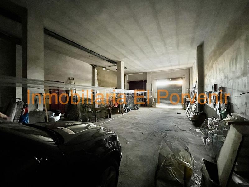 Foto fa8c6508-2ee0-41f4-8751-d7e12fe96532. Locale commerciale in Zona Avenida al Vedat Torrent