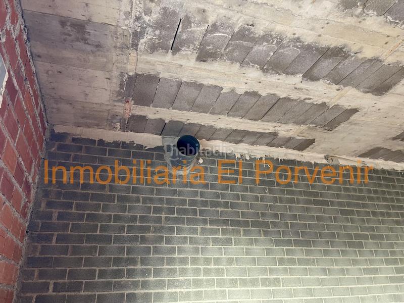 Foto f12e3594-7225-4f72-8d7c-f18ae59413c7. Location local commercial dans avenida olimpica 11 dans Torrent