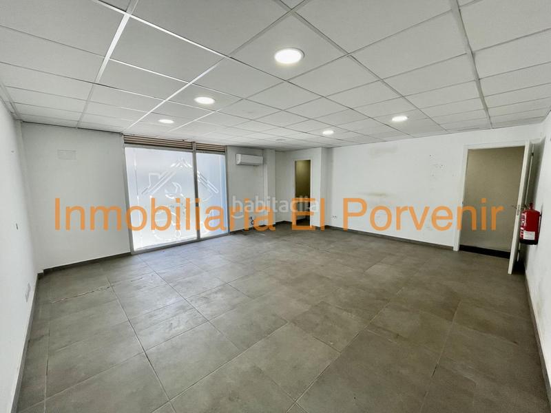 Foto d8dbef69-b534-47cd-84a3-e86f121fea83. Lloguer local comercial a Parc Central Torrent