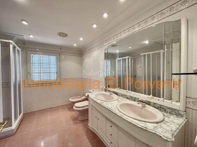 Foto 6b53dcab-25fd-4cae-9fce-b7383a408f3a. Chalet mit heizung parking pool in Zona Avenida Alta - Auditorio Torrent