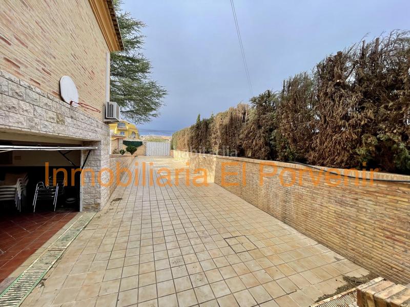 Foto 2eaaf32b-c84e-4074-8aef-0c2e2b42b7c4. Chalet con riscaldamento parcheggio piscina in Zona Avenida Alta - Auditorio Torrent