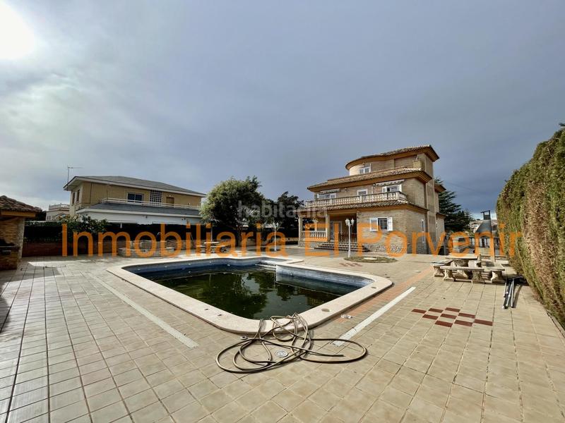 Foto 317367c0-3b19-4cb2-96b0-4a419e7bea88. Chalet con riscaldamento parcheggio piscina in Zona Avenida Alta - Auditorio Torrent