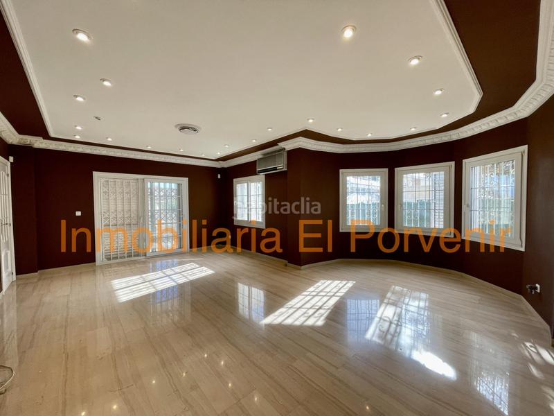 Foto 7a8c65cf-68bb-4ab5-b96e-502502053d4c. Xalet amb calefacció aparcament piscina a Zona Avenida Alta - Auditorio Torrent