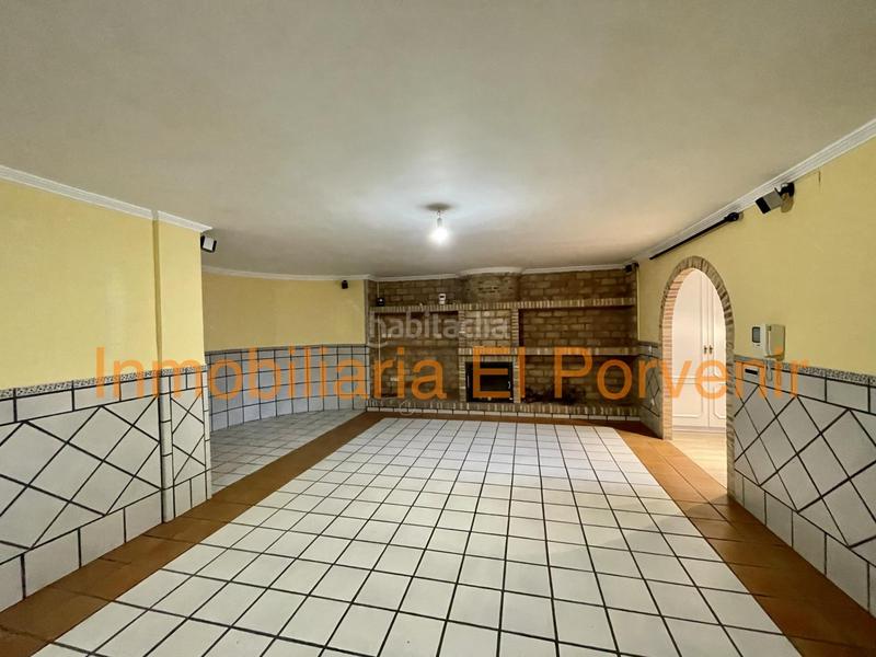 Foto 7aeea744-646e-42cc-850a-9272fe3b2423. Xalet amb calefacció aparcament piscina a Zona Avenida Alta - Auditorio Torrent