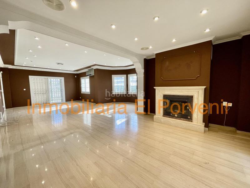 Foto 80303091-2567-424c-a4c2-9448e0a7f482. Xalet amb calefacció aparcament piscina a Zona Avenida Alta - Auditorio Torrent