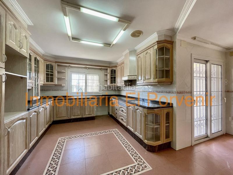 Foto 8b0803bc-ae6a-4765-903b-7f2903d81a46. Xalet amb calefacció aparcament piscina a Zona Avenida Alta - Auditorio Torrent