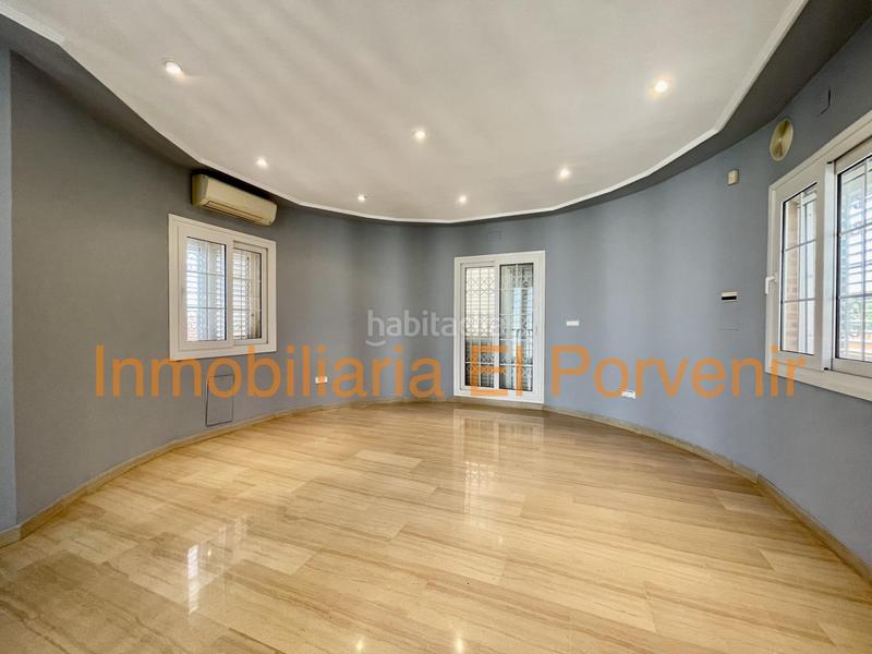 Foto 9d07e4ad-e676-497b-a895-016f4a0461a2. Xalet amb calefacció aparcament piscina a Zona Avenida Alta - Auditorio Torrent