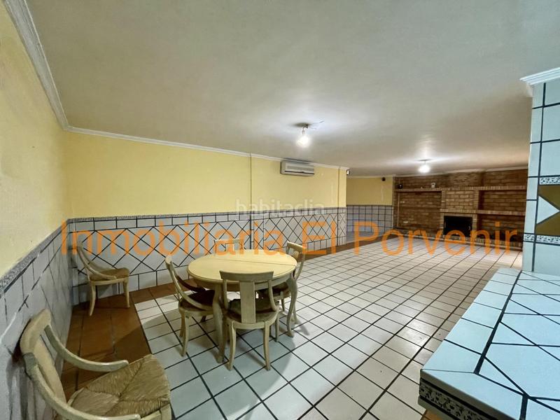 Foto eee36a60-ab86-48e4-a95d-d10fd6941d83. Xalet amb calefacció aparcament piscina a Zona Avenida Alta - Auditorio Torrent