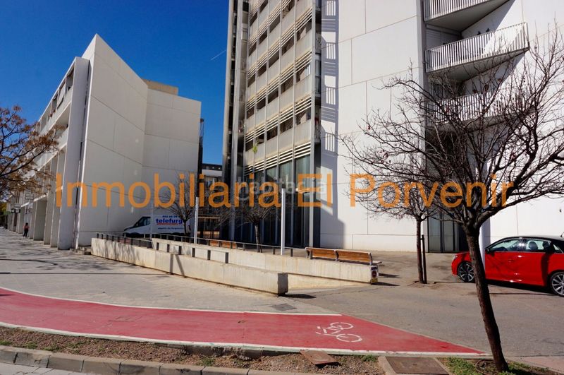 Foto b2a75a53-1e7e-4215-9b09-6cdd2d3264b3. Posto auto in plaza plaza de la concordia 9 in Parc Central Torrent