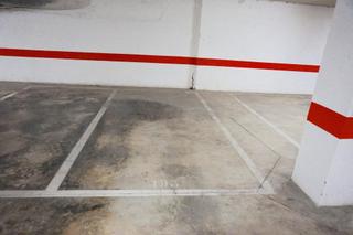 Rent Car parking in Plaza plaza de la concordia 9