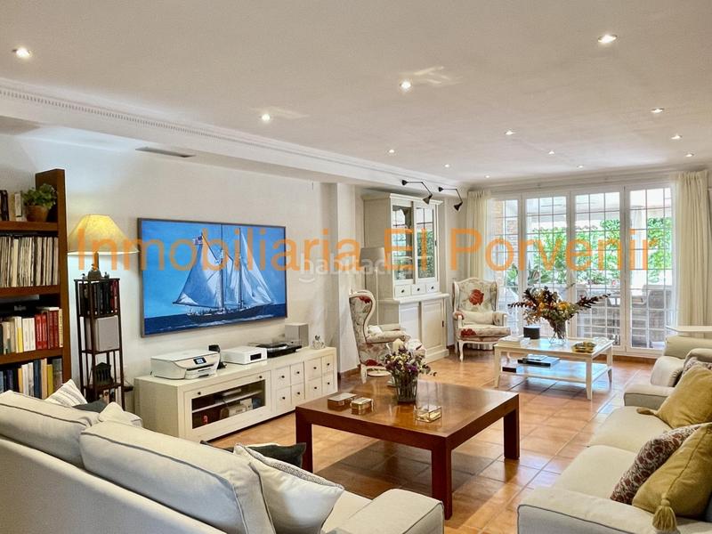 Foto 0782444a-9368-4b27-8a71-7dfd4c9c83c2. Chalet mit heizung parking pool in Zona Avenida Alta - Auditorio Torrent