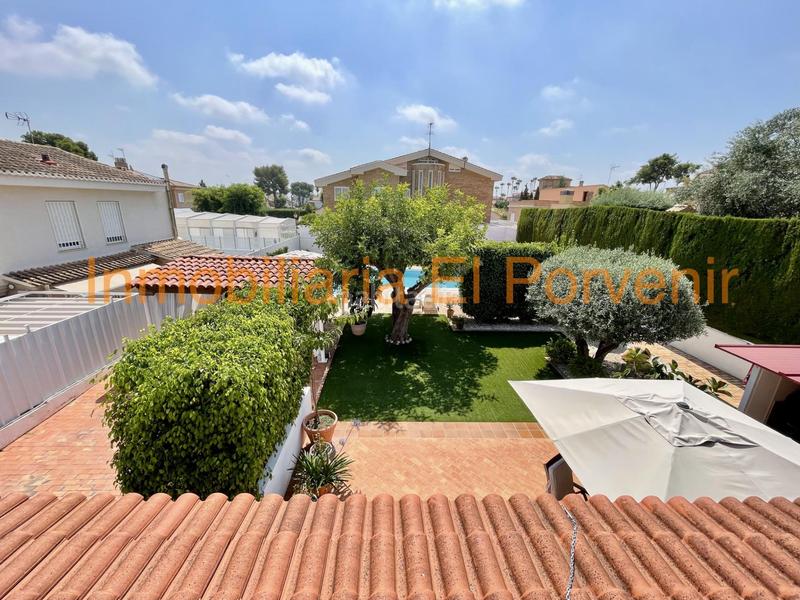 Foto f705f3d2-38b1-4cd5-b64a-6f2491921c01. Chalet with heating parking pool in Zona Avenida Alta - Auditorio Torrent