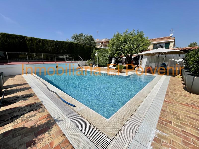 Foto e5ca1976-a543-40a8-a4bb-388b518b1258. Chalet con riscaldamento parcheggio piscina in Zona Avenida Alta - Auditorio Torrent