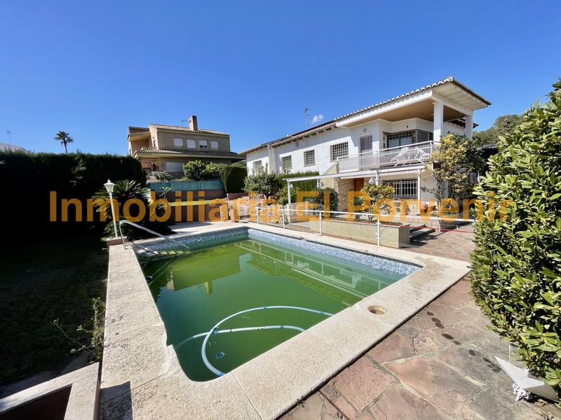 Foto a125dab5-3c17-4781-be0c-ae2c1dd71f03. Xalet amb aparcament piscina a Zona Avenida Alta - Auditorio Torrent